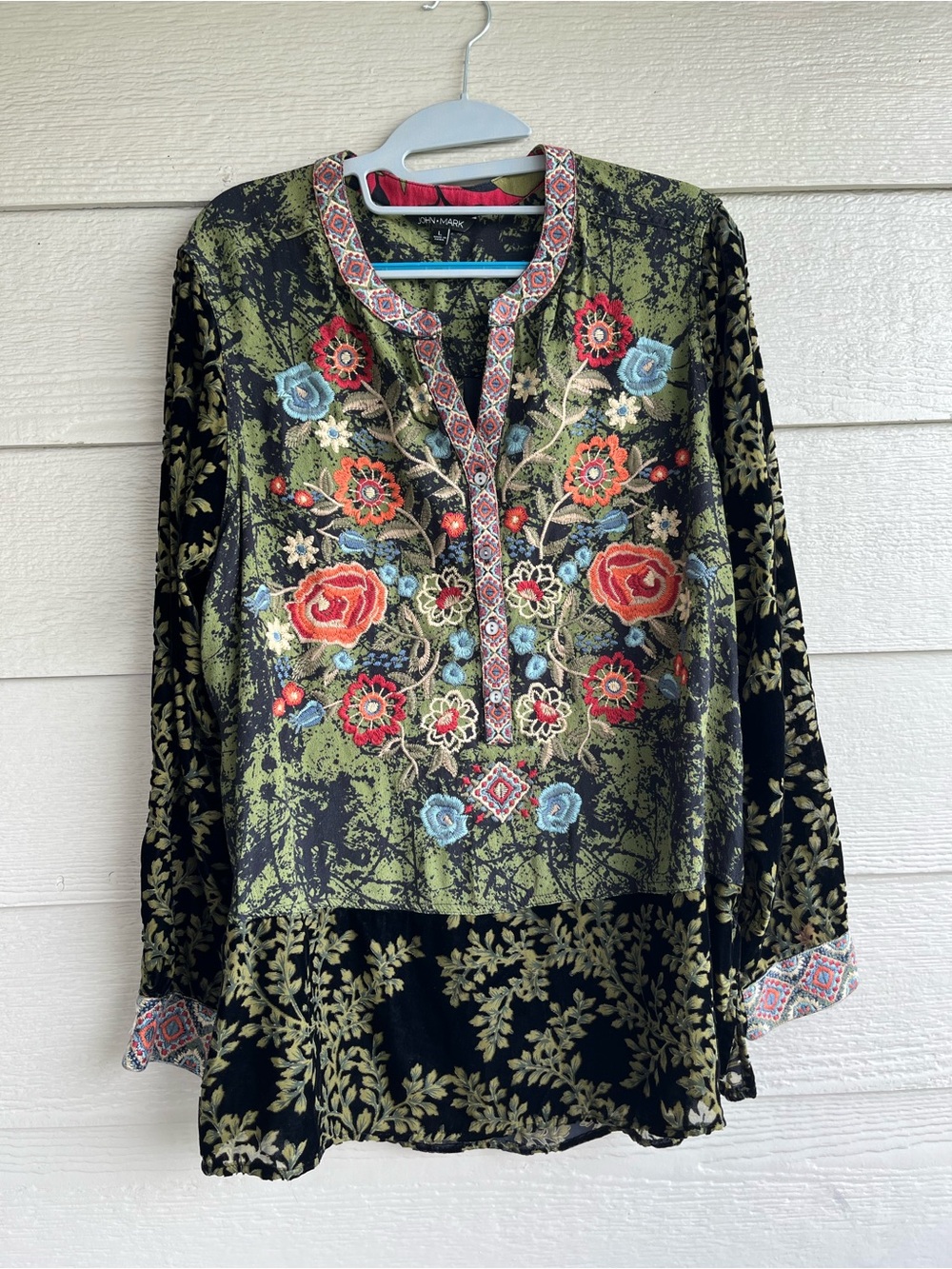 John Mark Embroiled Floral Blouse Size L